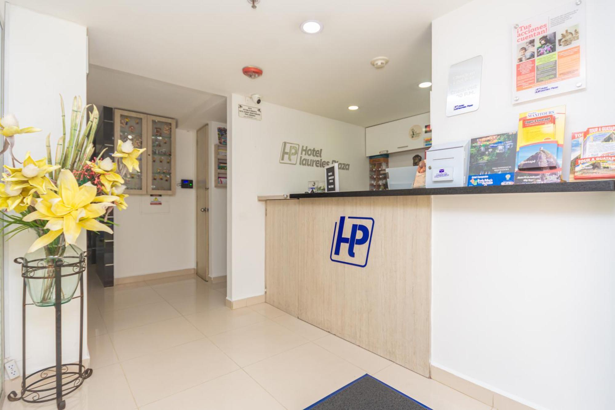 Hotel Laureles Plaza 4*