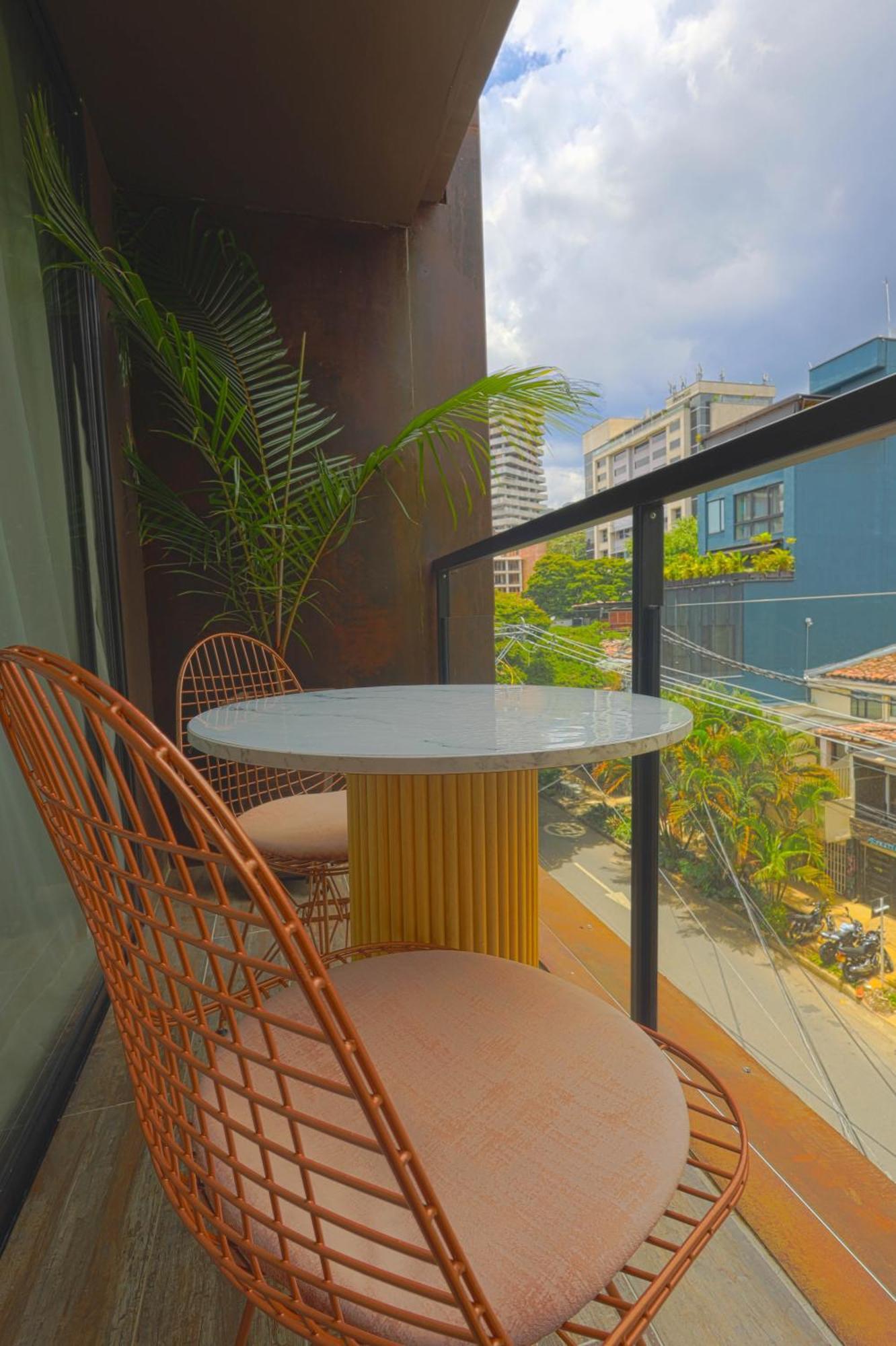 Glow Hotel 4*