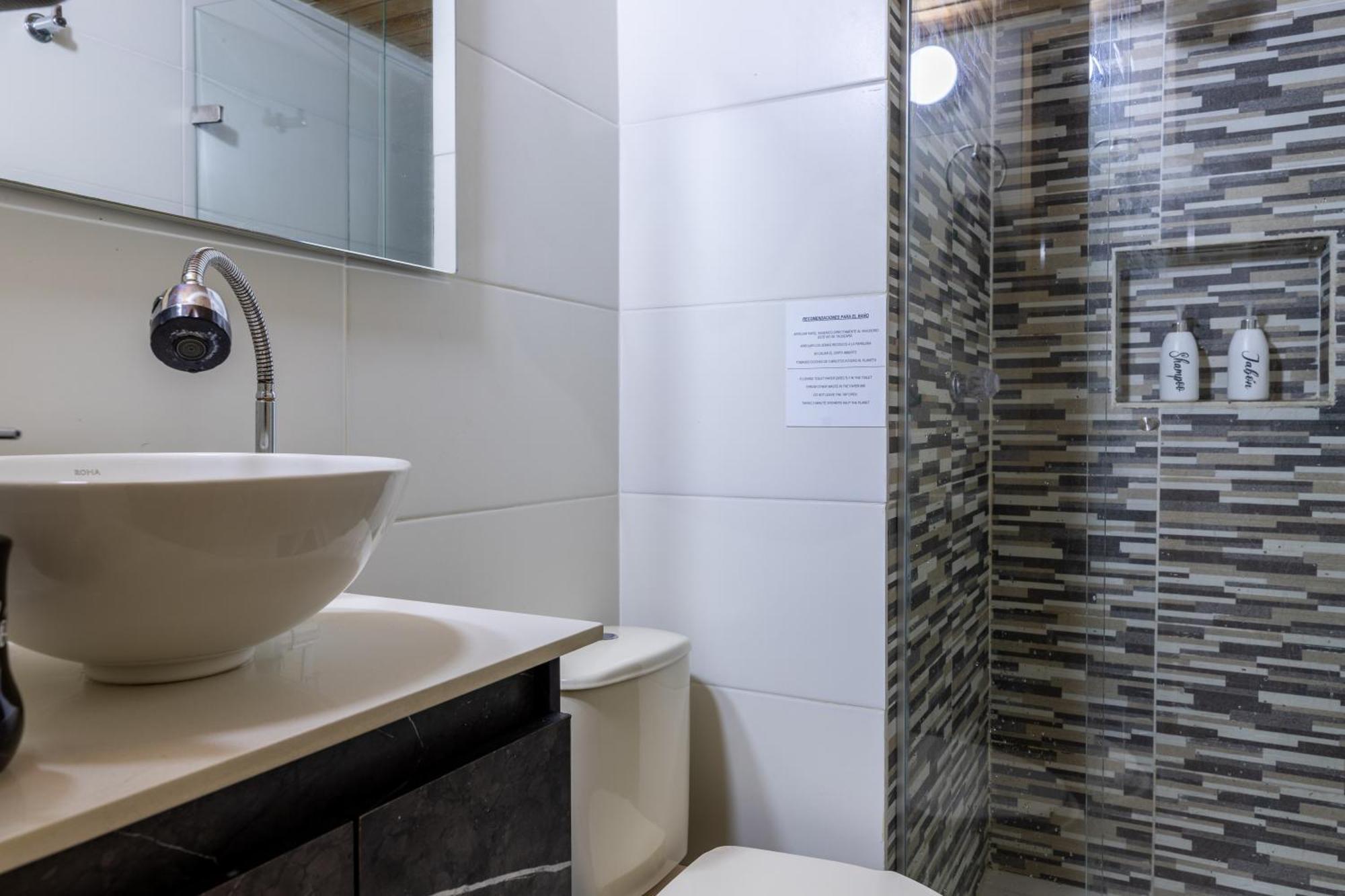Apartamento Grande, Hermoso, Acogedor Y Privado Medellín