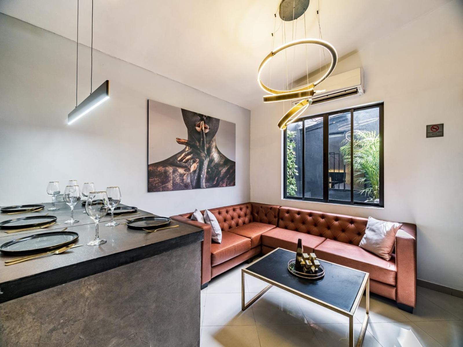 One Lleras Apartment