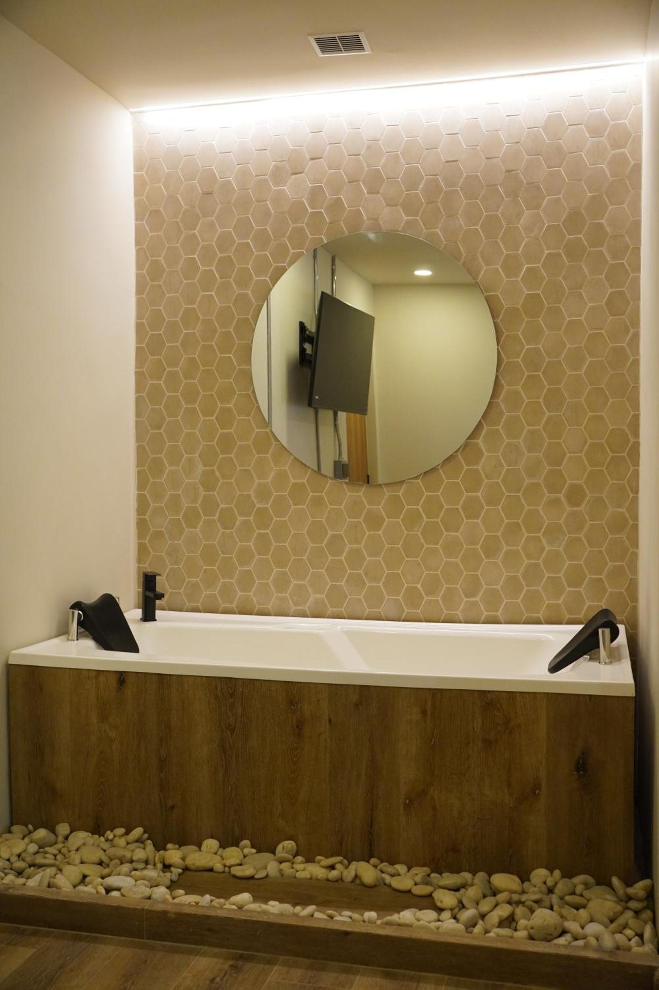 One Lleras Apartment *
