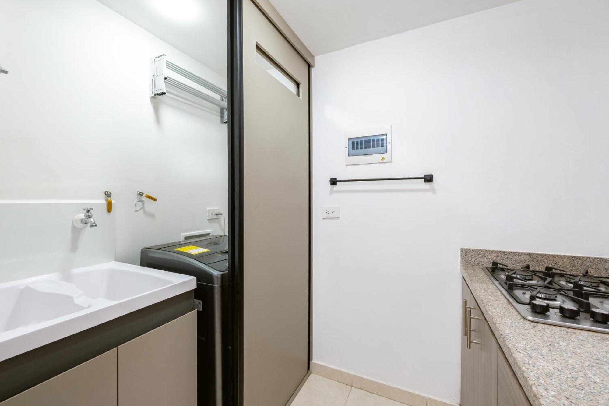 Comodos De 1 Con Vista En Laureles Medellin