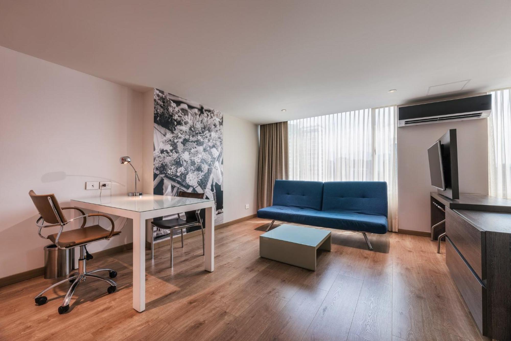Express & By Ihg 4*