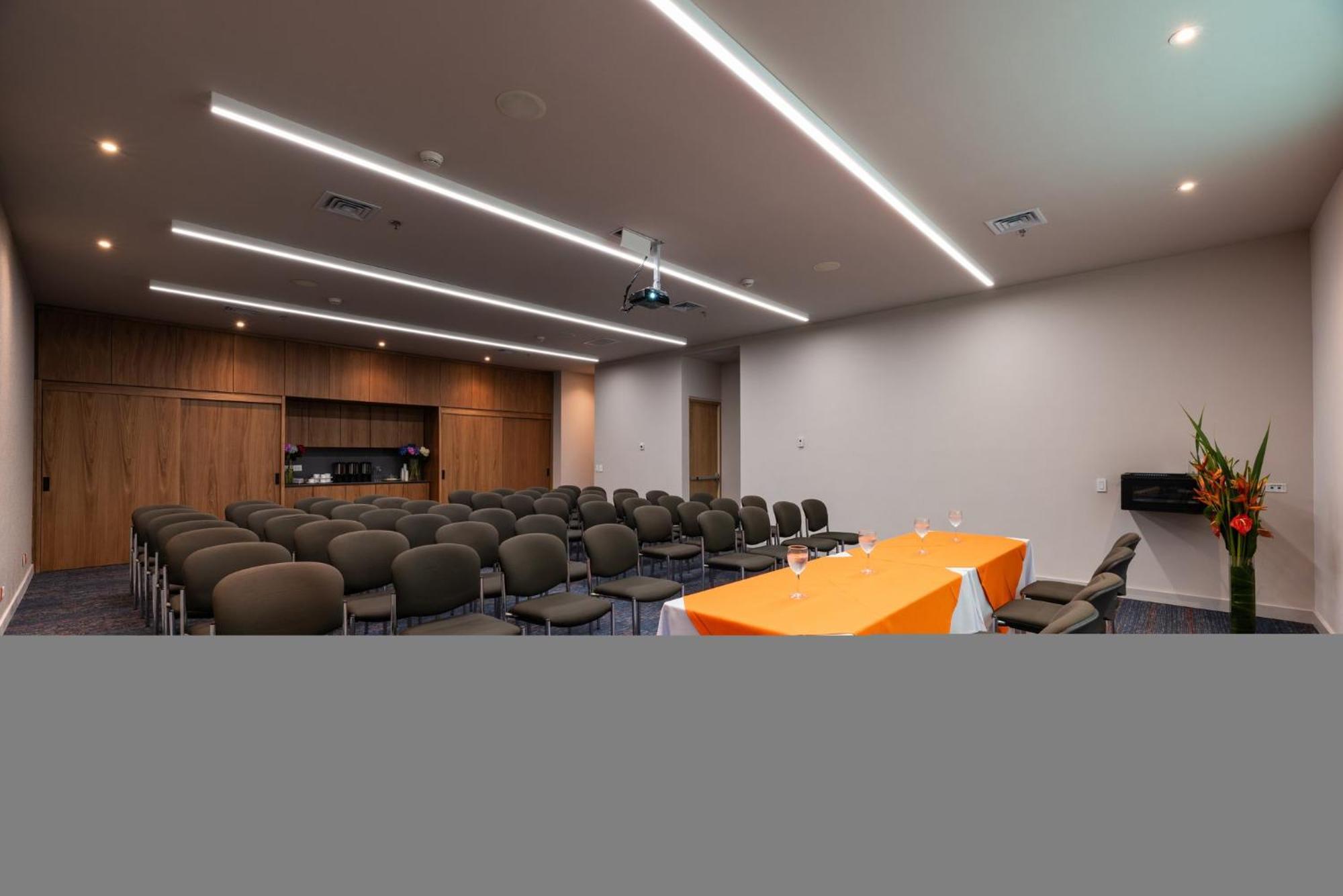 Hotel Express & By Ihg Medellin