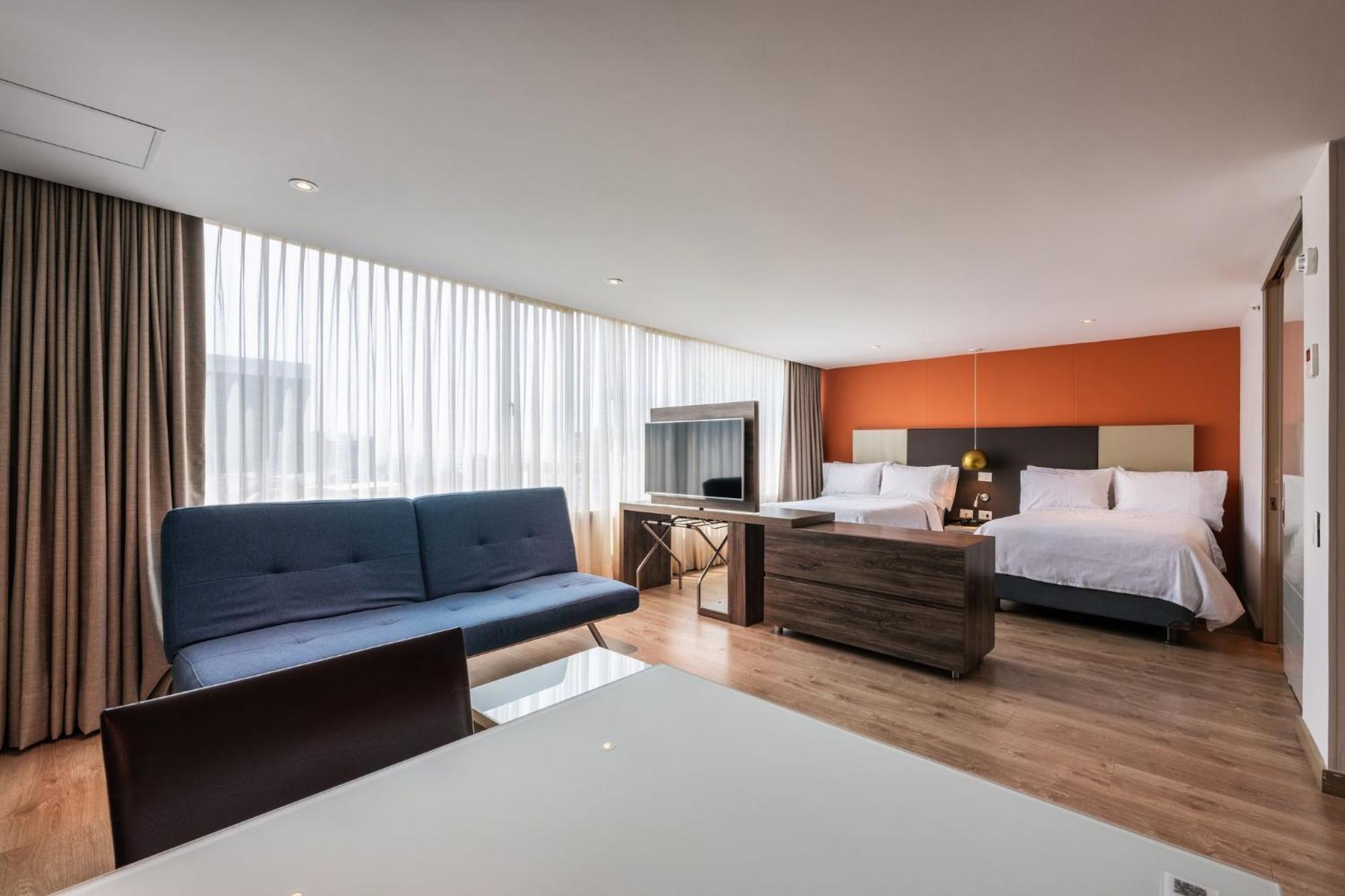 Express & By Ihg 4*