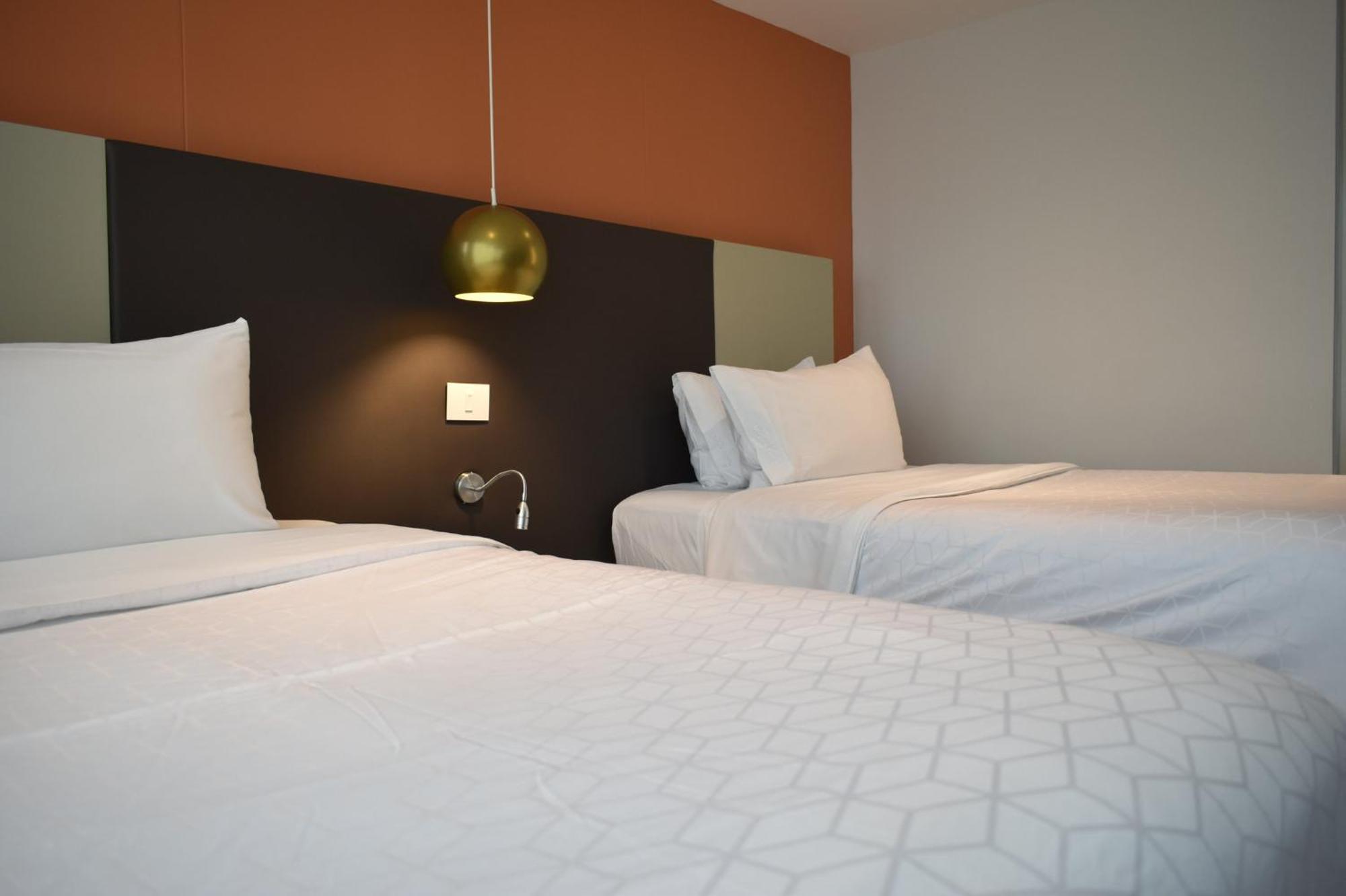 Express & By Ihg Hotel 4*