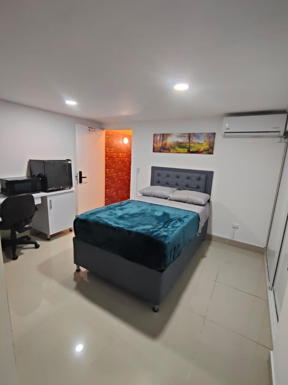 Glam House Hotel *