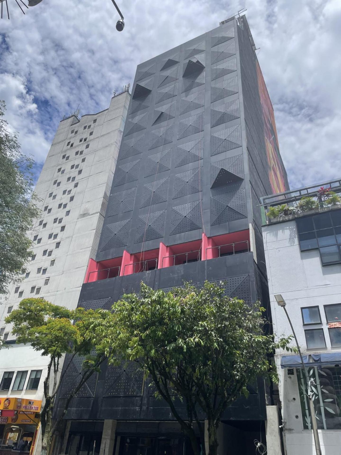 Hotel Calle Flora Botanic - By Jalo Medellin