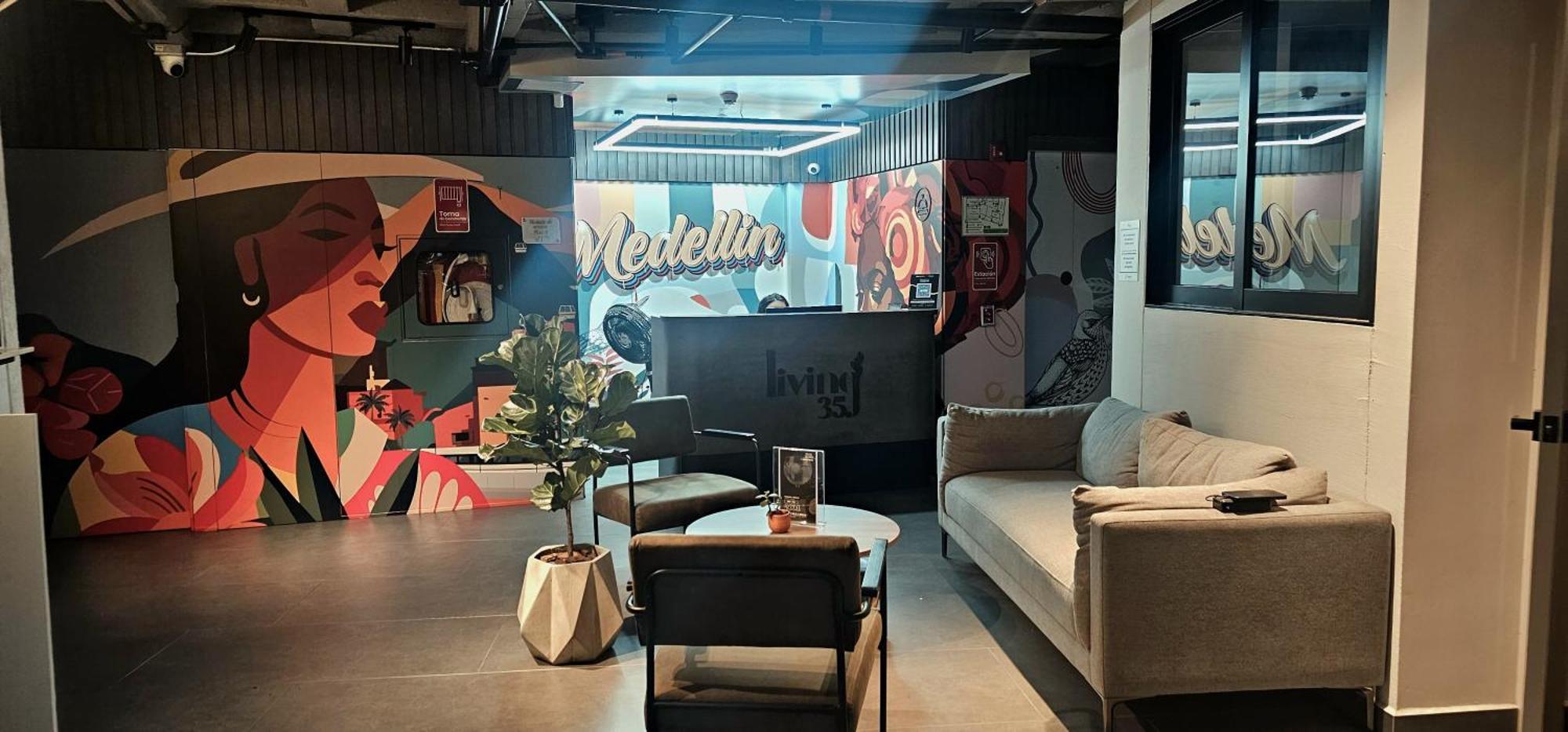 Living 35 Piso 8 Vip * Medellin
