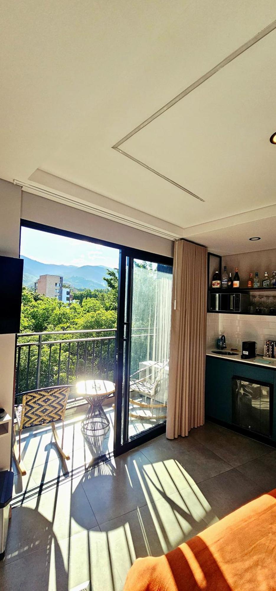 Living 35 Piso 8 Vip Hotel *