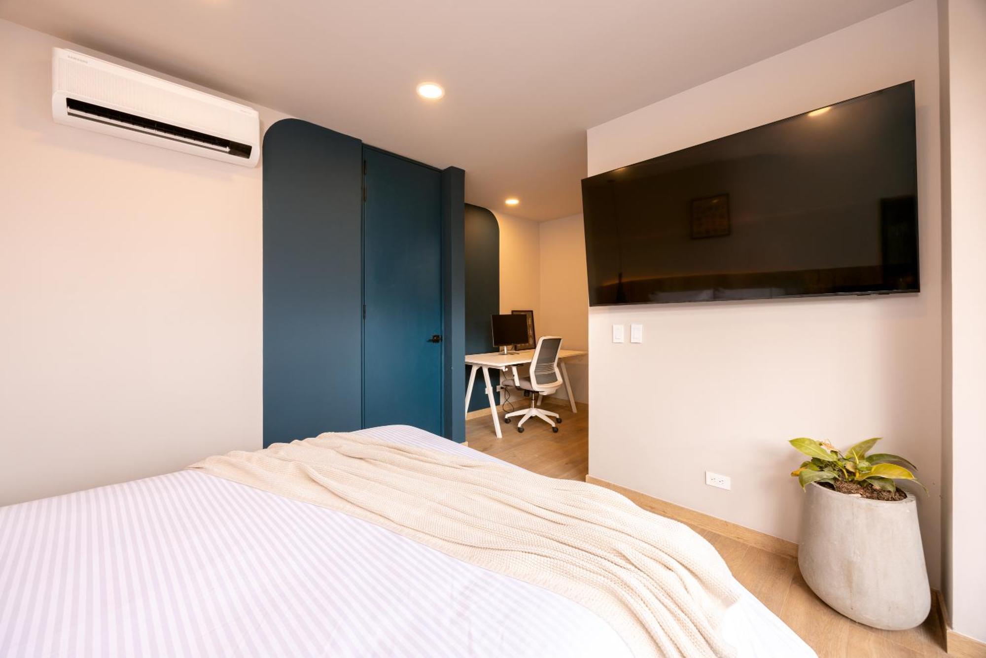 Aparthotel Stratasix *
