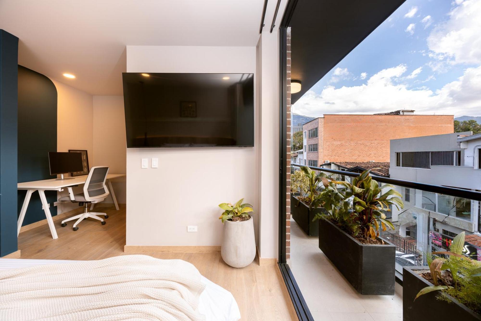 Aparthotel Stratasix *