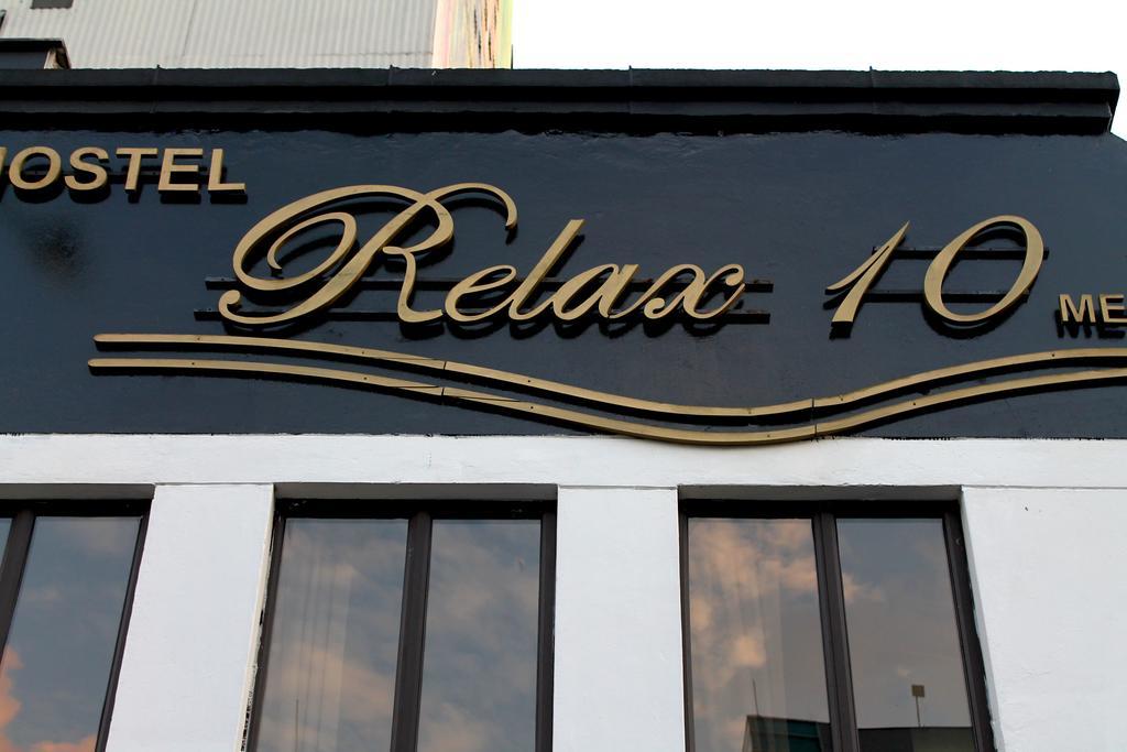 Relax 10 Hostel *