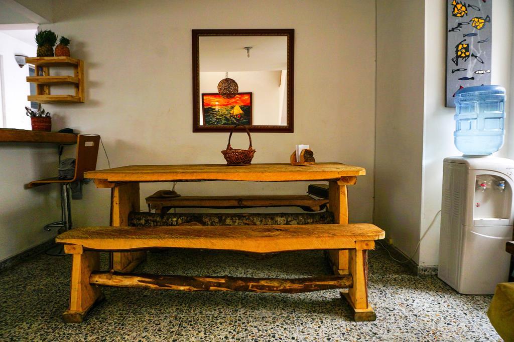Malibu House Hostel *