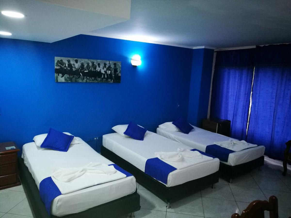 Santorini 70 Hotel