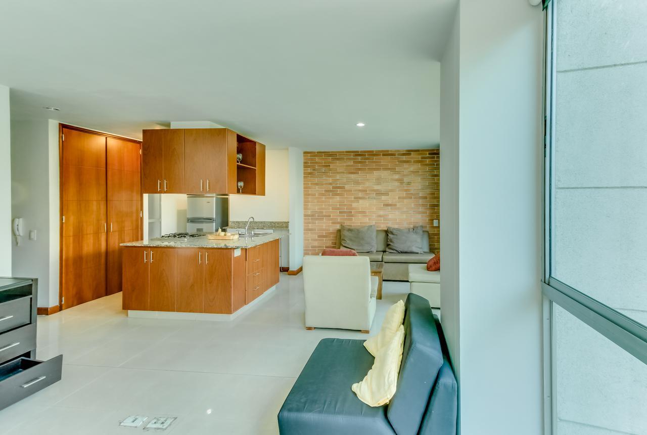 Amplio Apartamento Estudio Con Balcon 306 Edificio Blux Medellin
