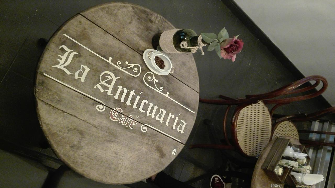 Hostel Antique House *