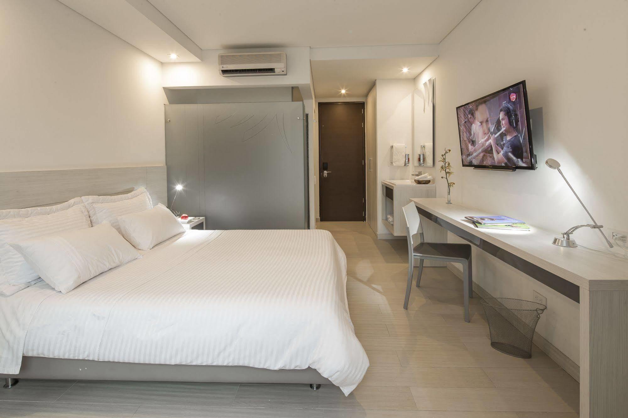Dix 4* Medellin