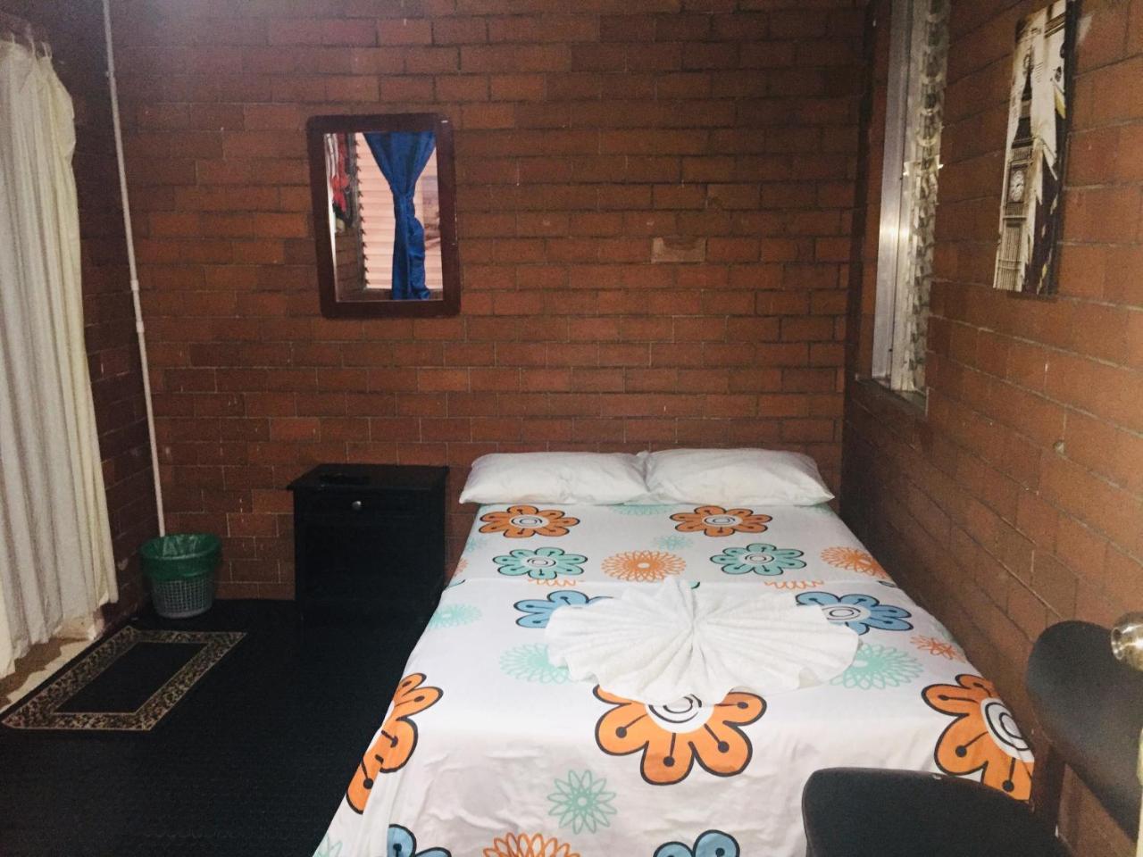 La Floresta Hostel *