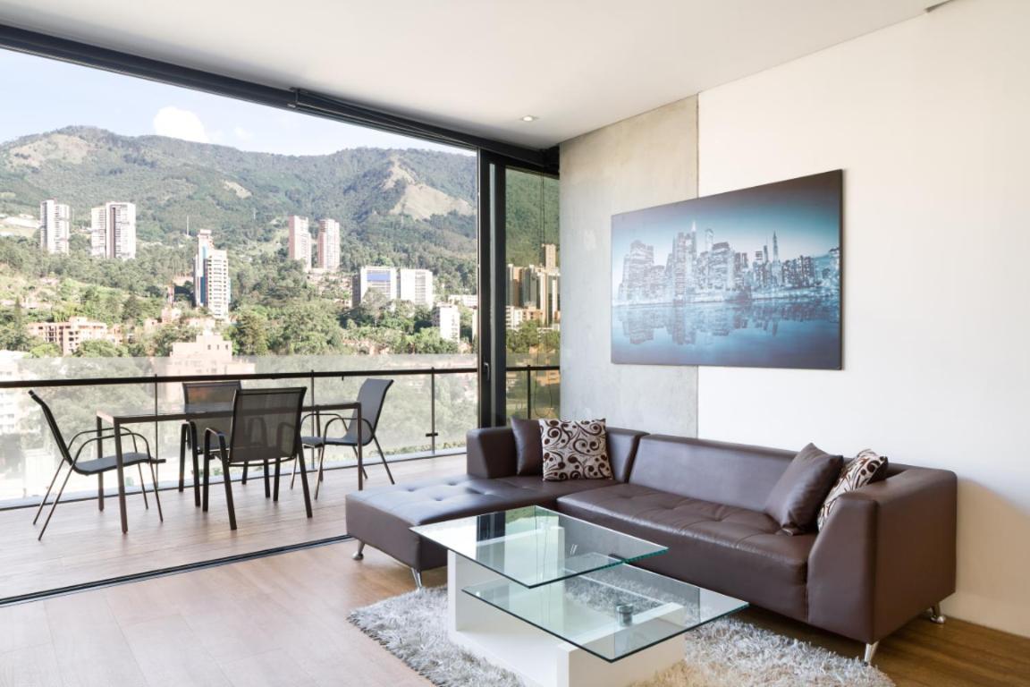Apartment Energy Living Iconic 5 Star Close To Lleras Medellin