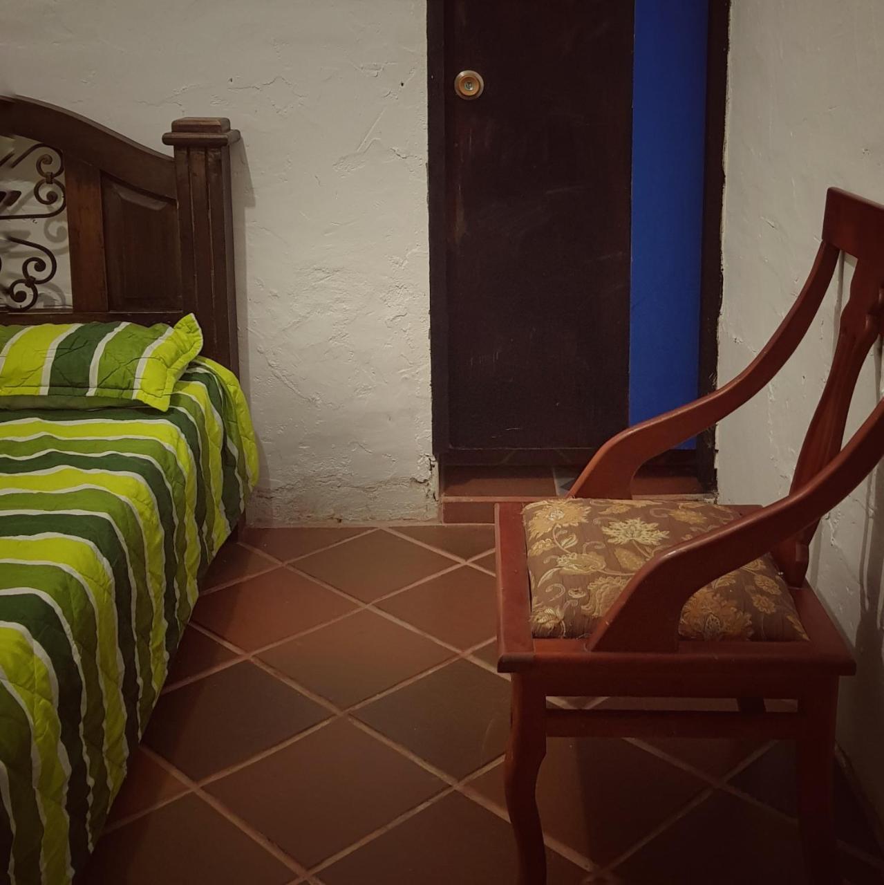 Eco Language Albergue *