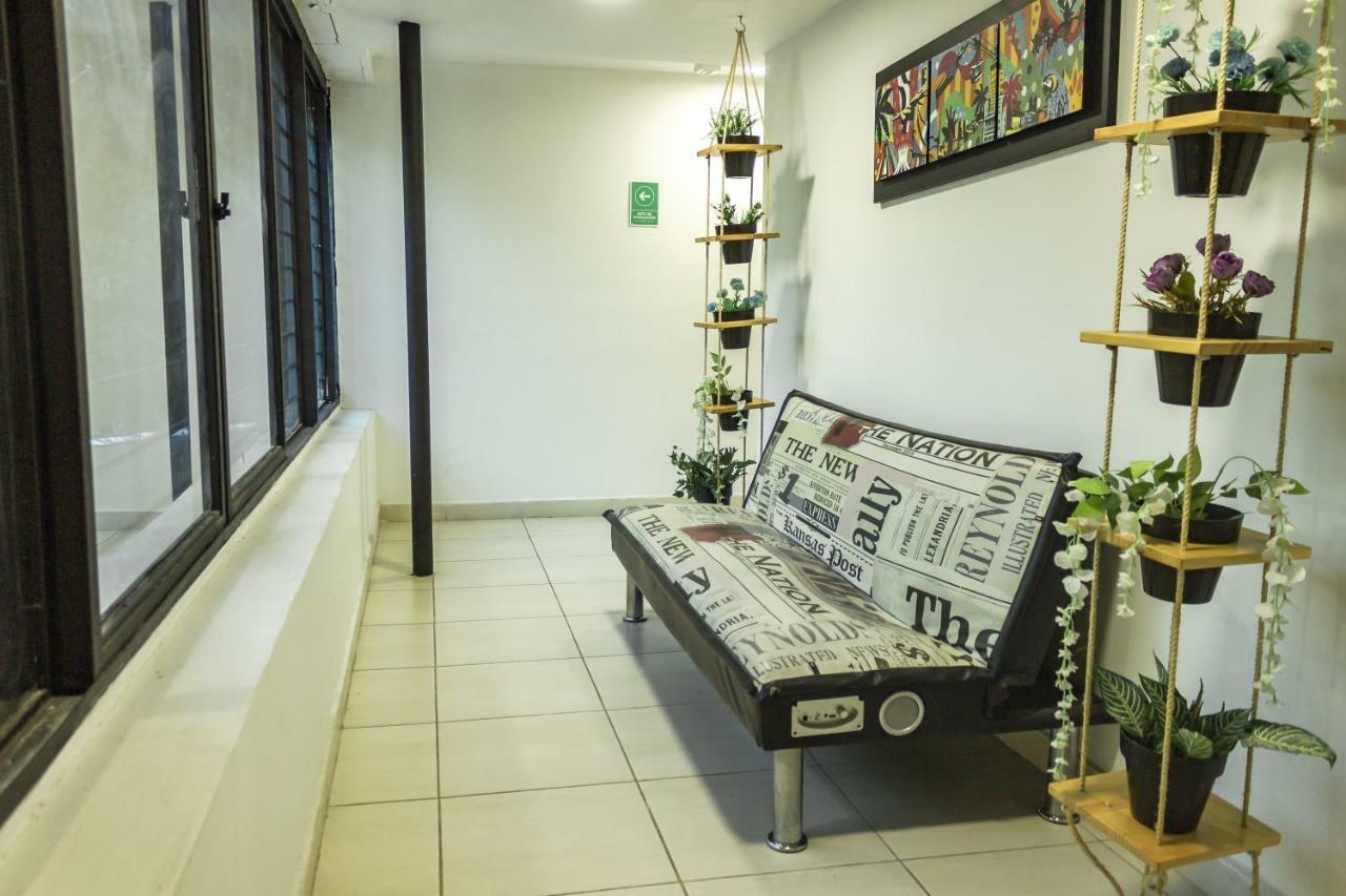 Hotel Ayenda 1244 California. 4*