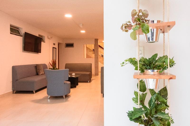 Ayenda 1244 California. 4* Medellin