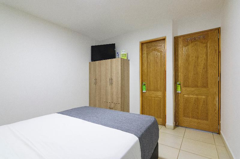 Ayenda 1244 California. 4* Medellin