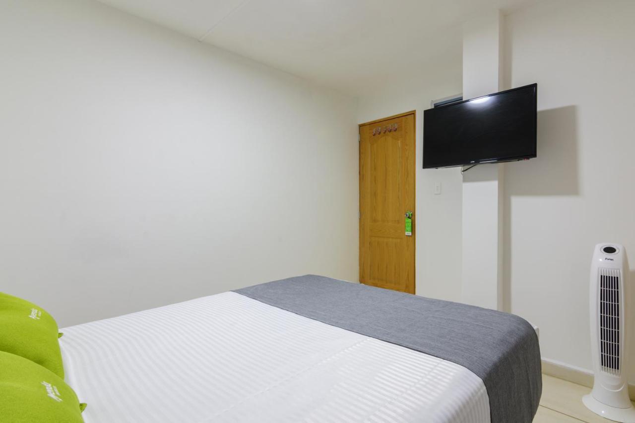 Hotel Ayenda 1244 California. Medellin
