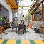 Ayenda Sarayu House