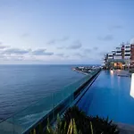 Beachfront Luxury Apartment In Bocagrande