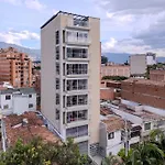 Lindo Apartamento En Laureles Con Piscina 501