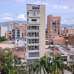 Apartamento En Laureles 2Br Con Rooftop Y Piscina 702