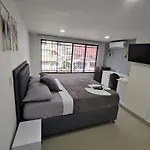 Glam House Hotel