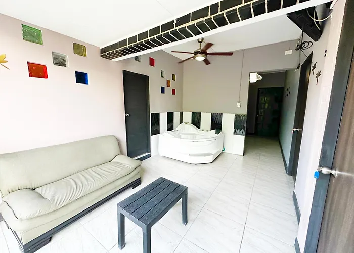 7 Bedroom Spacious Apartment At Poblado