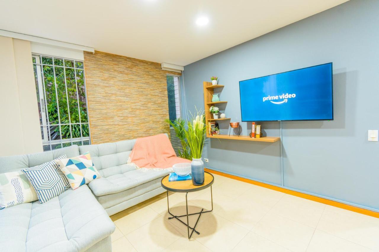 Apartment Modern Ultra Fast Internet In El Poblado Medellin