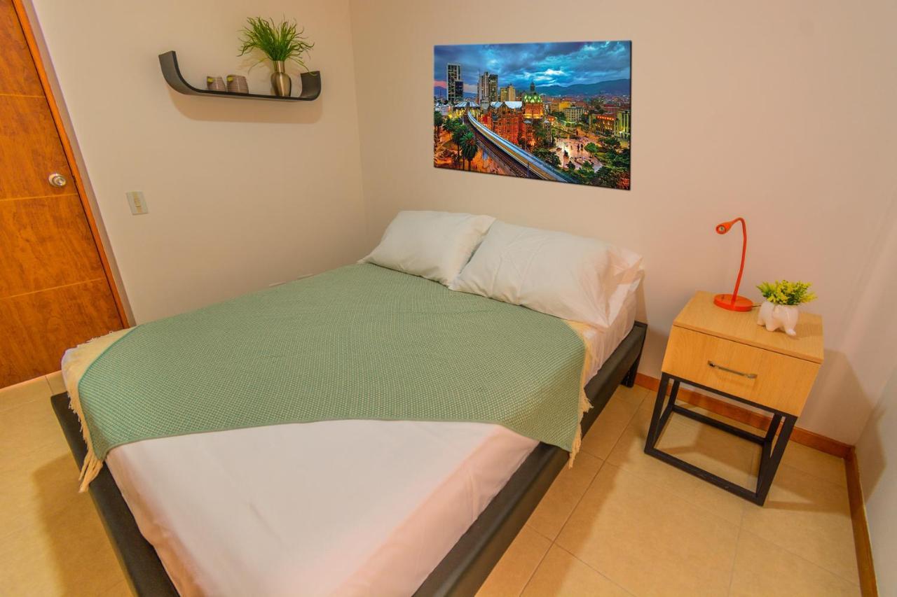 Modern Ultra Fast Internet In El Poblado Apartment
