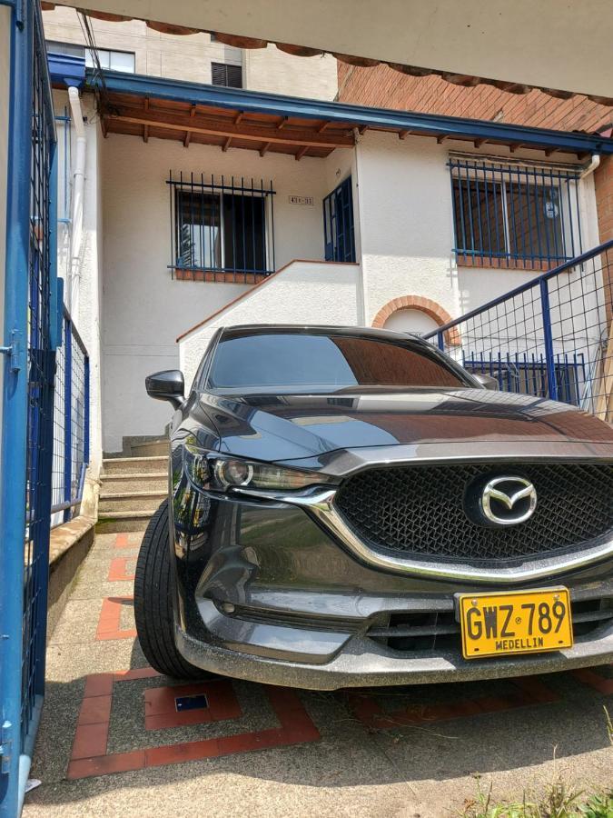 Apartment Casa Barrio Poblado Sector Manila - Parking Medellin