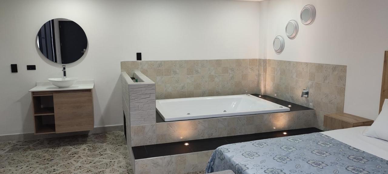 Hotel Hotel Ofix Medellin