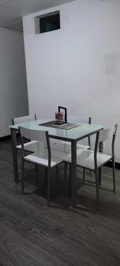 1e Amplio Y Comodo Apartamento Con Aire Acondicionado 100m2 En Laureles Estadio