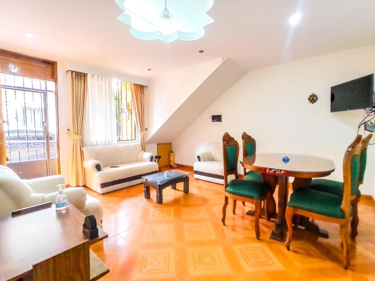 Casa Con Parking Privado - Cerca De La Estacion Floresta Apartment Medellin