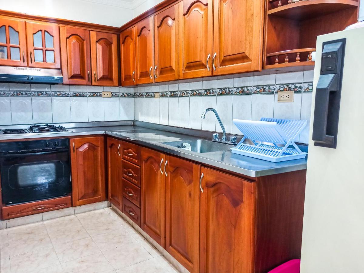 Casa Con Parking Privado - Cerca De La Estacion Floresta Medellin