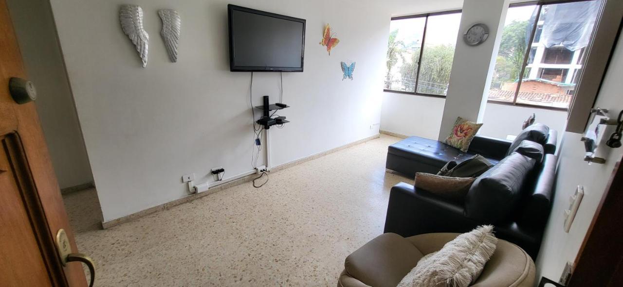 1023 Colores - Parqueadero - Zona Wifi - Coworking - área Exclusiva De La Ciudad