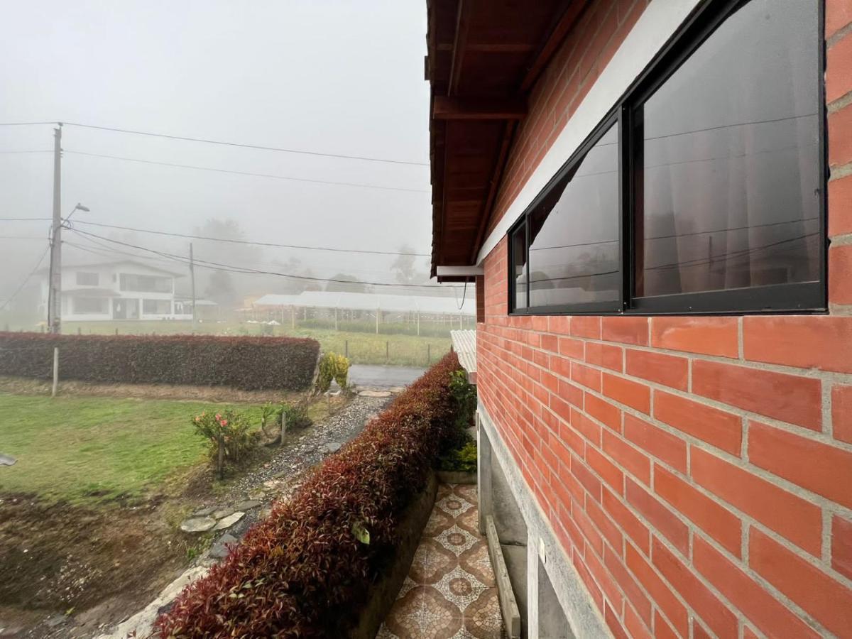Apartamento Tranquilo En Santa Elena Medellín
