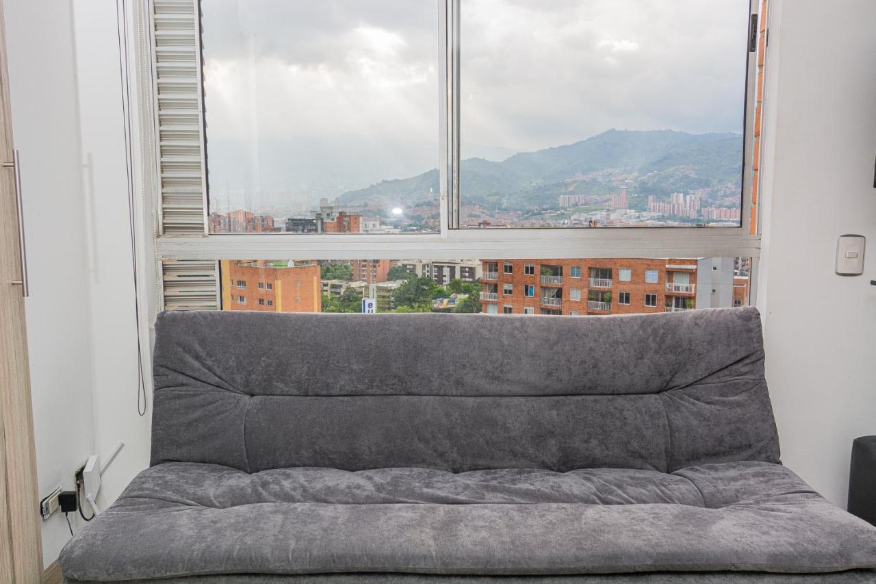 Loft Moderno En El Poblado Con Vista Y Parqueadero Mio Lofts *
