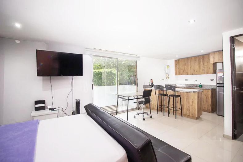 Loft Moderno En El Poblado Con Vista Y Parqueadero Mio Lofts