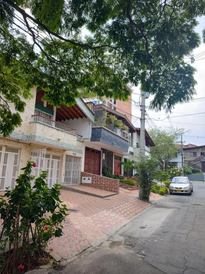 Noras Laureles Medellin