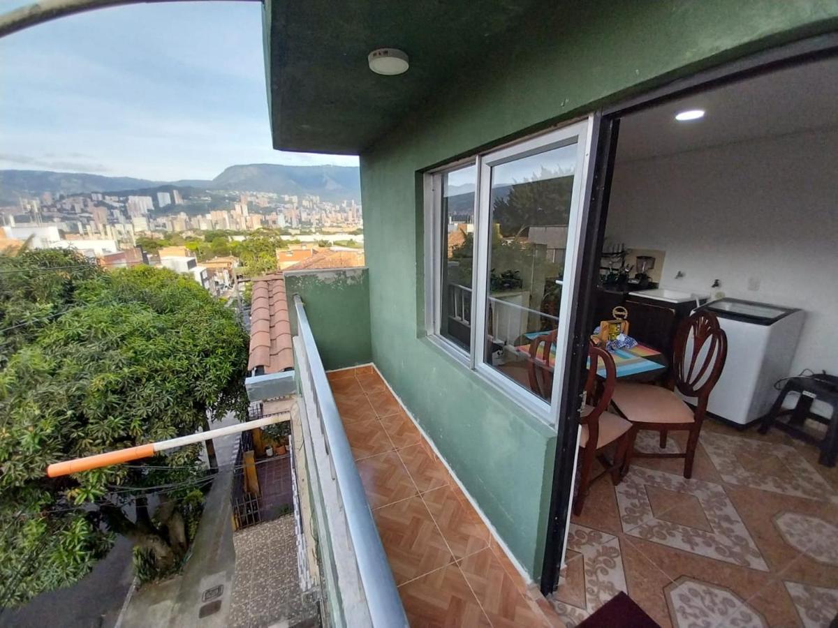 Apartment Balconesll