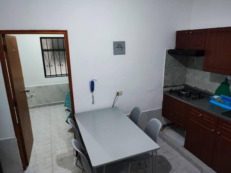 Apartamento Aparta Laureles Ea 103 *