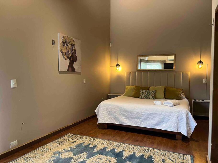 Mansion Br Piscina, Jacuzzi, 6 Min De Provenza Medellin
